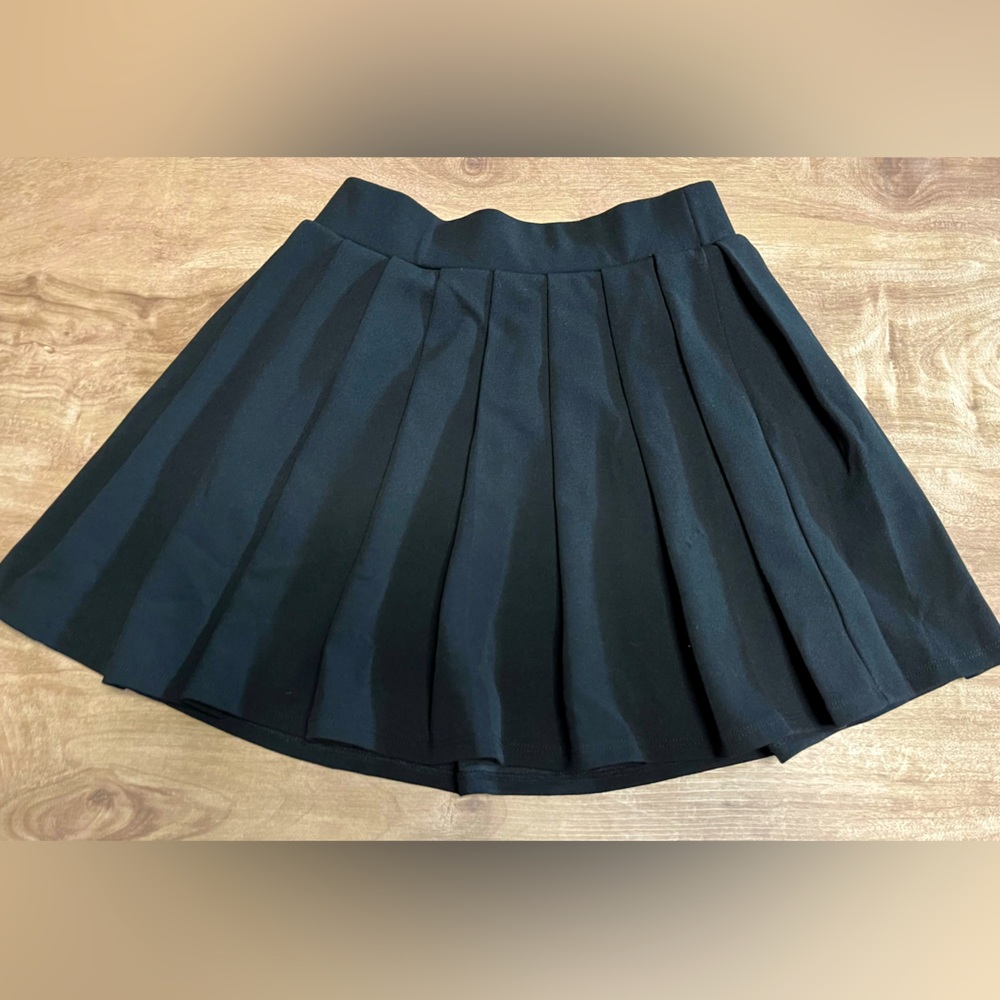 Papaya Black pleated skirt